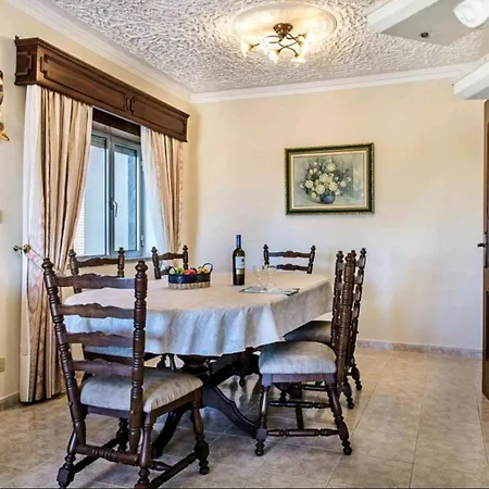 Salgados, Near Albufeira, With Private Pool, 5 Minutes From Gale 빌라