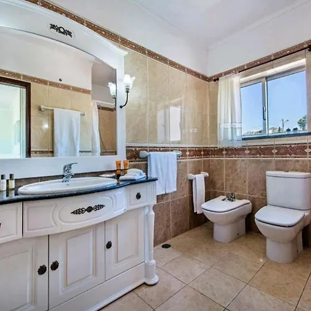 Salgados, Near Albufeira, With Private Pool, 5 Minutes From Gale فيلة *