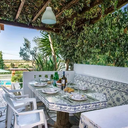 Salgados, Near Albufeira, With Private Pool, 5 Minutes From Gale جويا
