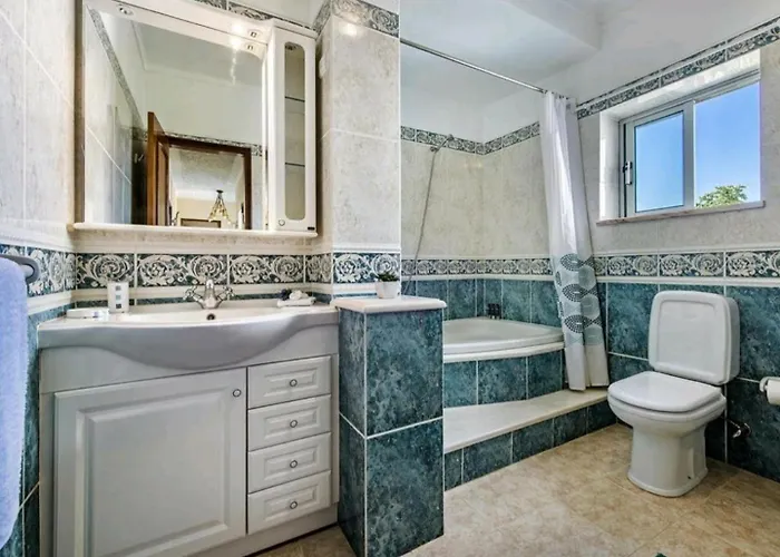 Salgados, Near Albufeira, With Private Pool, 5 Minutes From Gale Villa Guia (Faro)
