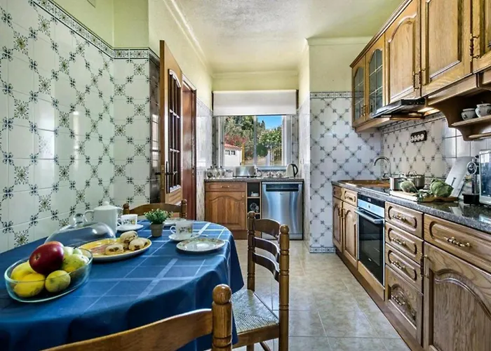 Salgados, Near Albufeira, With Private Pool, 5 Minutes From Gale Villa Guia (Faro)